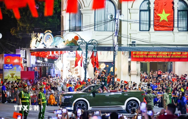 Cấm tuyệt đối việc sử dụng bóng bay bơm hydro tại khu vực diễu binh, diễu hành