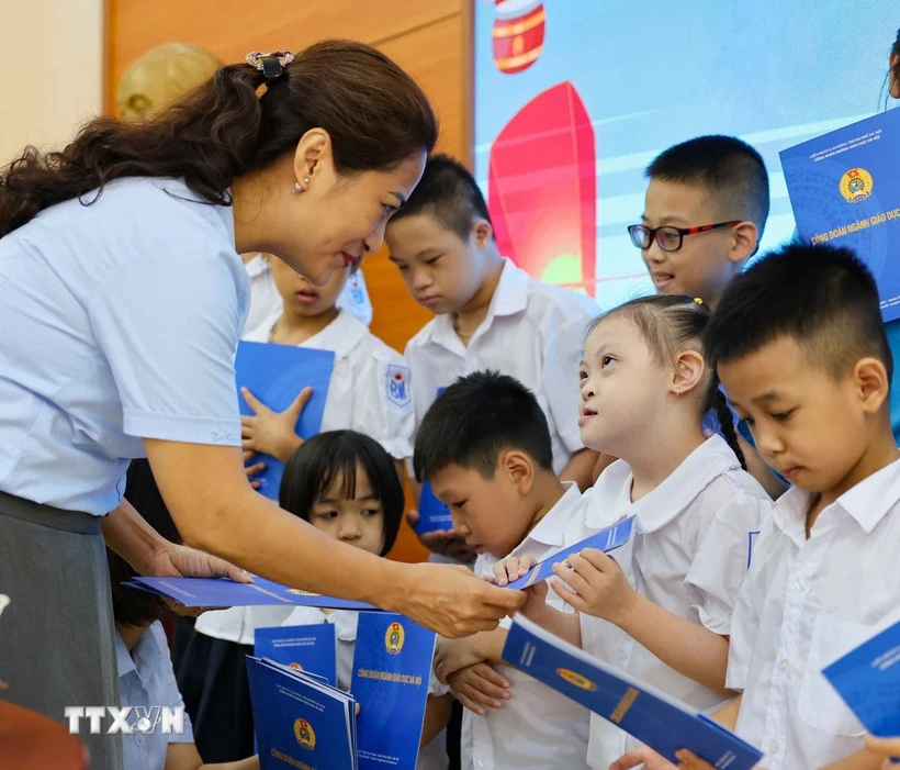 Phát động Chắp cánh ước mơ cho trẻ em khuyết tật: Vận động quyên góp 2 tỷ đồng