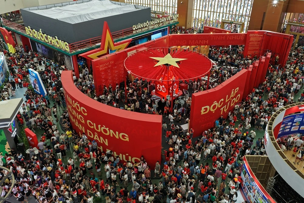 Đón gần 1,2 triệu lượt khách sau 3 ngày mở cửa: Trung tâm Triển lãm Việt Nam “gây sốt” với tiêu chuẩn vận hành chuyên nghiệp