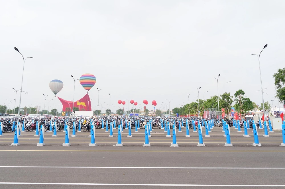 Đón gần 1,2 triệu lượt khách sau 3 ngày mở cửa: Trung tâm Triển lãm Việt Nam “gây sốt” với tiêu chuẩn vận hành chuyên nghiệp