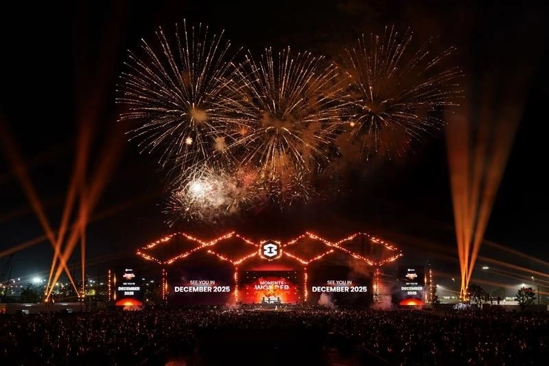 Hơn 50.000 khán giả vỡ òa cảm xúc tại 8Wonder - Moments of Wonder