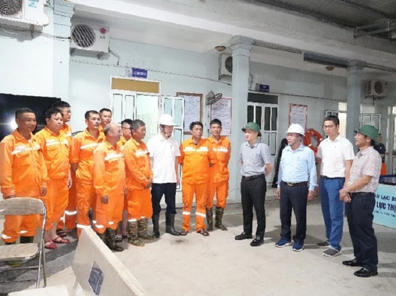 Công ty Điện lực Thanh Hóa kích hoạt cấp độ cao nhất trong công tác ứng phó, khắc phục thiệt hại do bão Kajiki gây ra