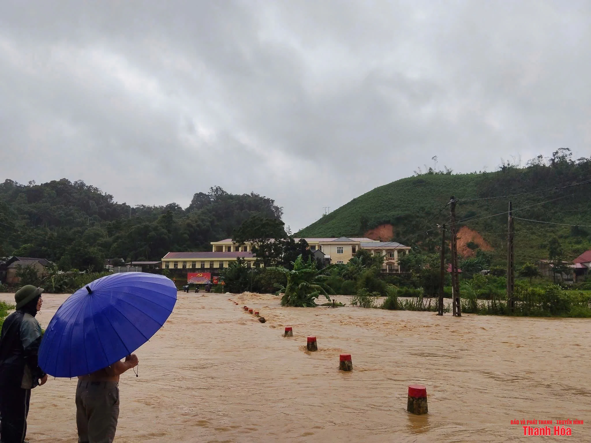 Ngập lụt, chia cắt cục bộ; bước đầu ghi nhận nhiều thiệt hại về nhà cửa, hoa màu