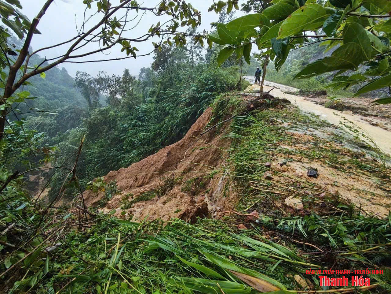 Ngập lụt, chia cắt cục bộ; bước đầu ghi nhận nhiều thiệt hại về nhà cửa, hoa màu