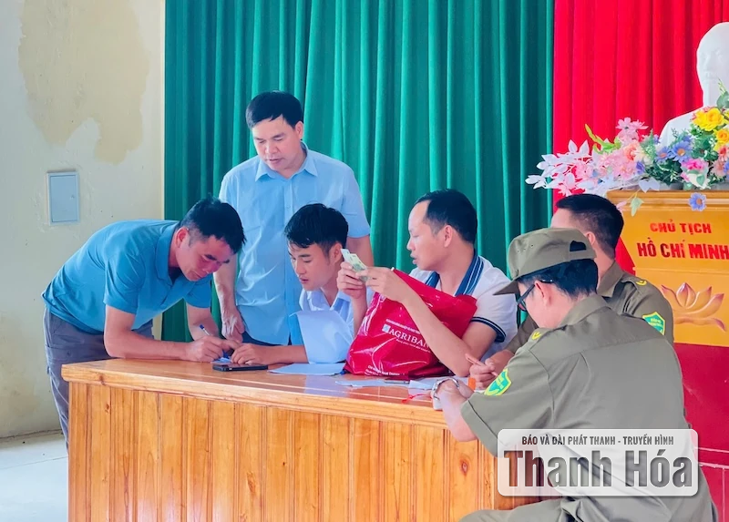 Nhân dân xã Thanh Quân vui mừng đón nhận món quà ý nghĩa dịp Tết Độc lập