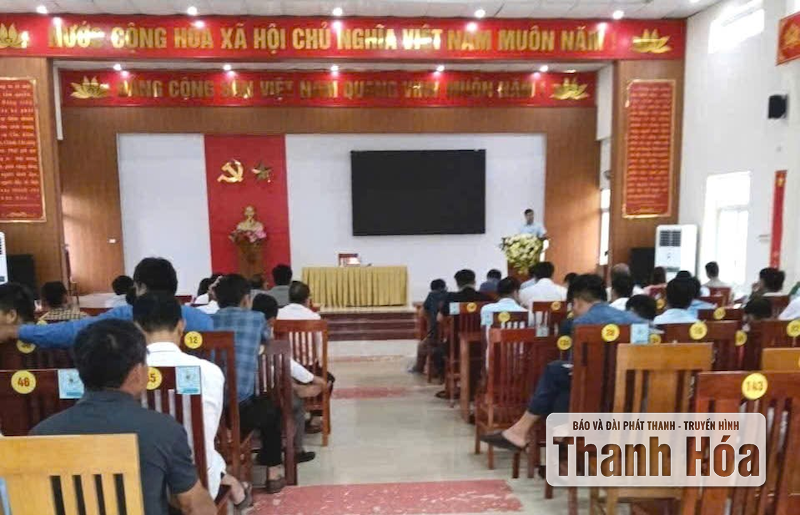 Nhân dân xã Thanh Quân vui mừng đón nhận món quà ý nghĩa dịp Tết Độc lập