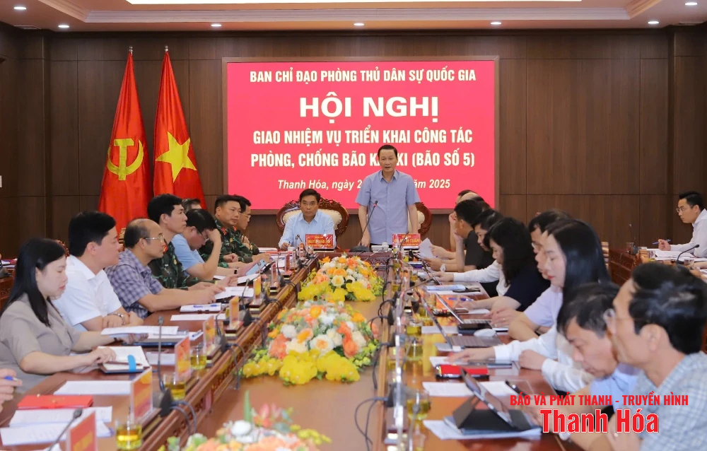 Phó Thủ tướng Chính phủ Trần Hồng Hà chủ trì hội nghị triển khai công tác ứng phó bão số 5