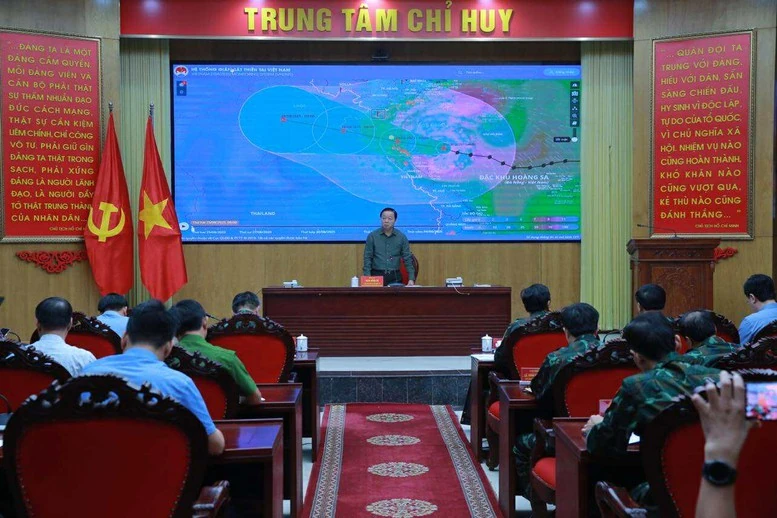Phó Thủ tướng Chính phủ Trần Hồng Hà chủ trì hội nghị triển khai công tác ứng phó bão số 5