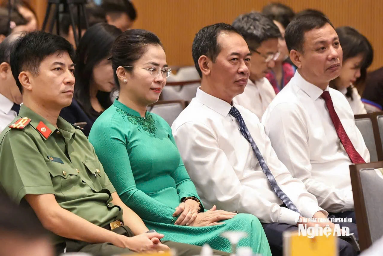 Tổng kết chương trình và phong trào thi đua Cả nước chung tay xóa nhà tạm, nhà dột nát