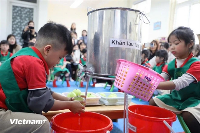 Bộ Chính trị ban hành Nghị quyết về đột phá phát triển giáo dục và đào tạo