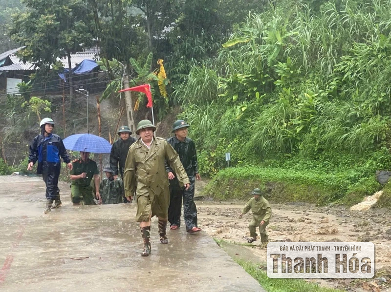Căng sức, đồng lòng khắc phục hậu quả bão số 5
