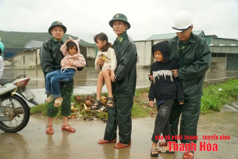 Nhà tránh bão... bịn rịn nghĩa tình