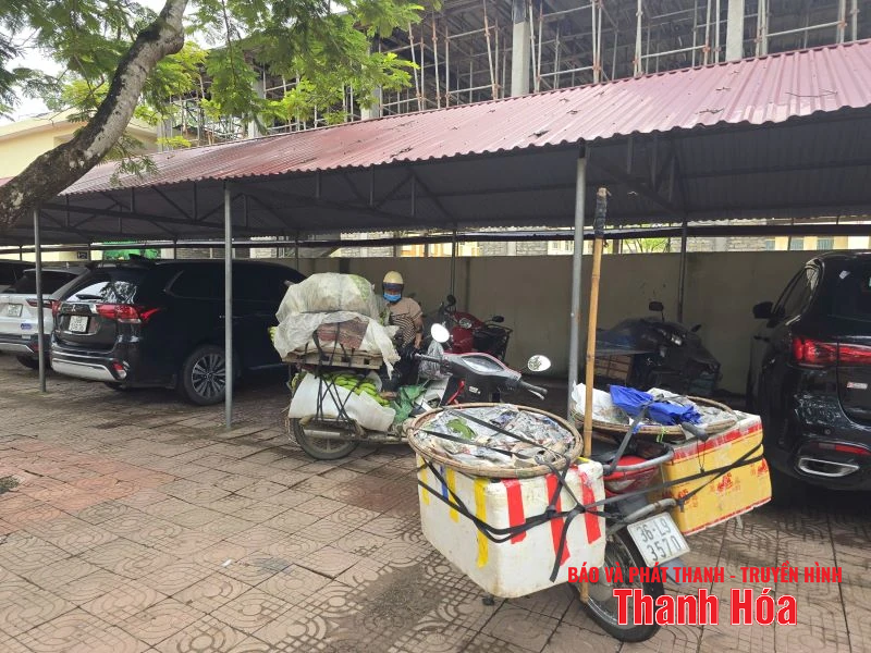 Nhà tránh bão... bịn rịn nghĩa tình