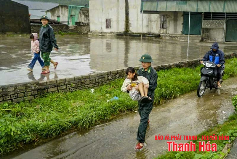 Vùng biển Thanh Hóa bắt đầu mưa to, gió mạnh trước khi bão số 5 đổ bộ