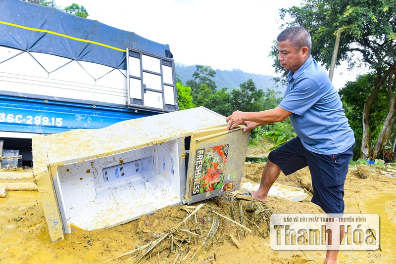 Bản làng Yên Nhân sau ngày lũ dữ, hàng chục ngôi nhà bị cuốn sập