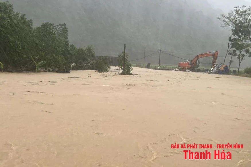 Ngập lụt, chia cắt cục bộ; bước đầu ghi nhận nhiều thiệt hại về nhà cửa, hoa màu