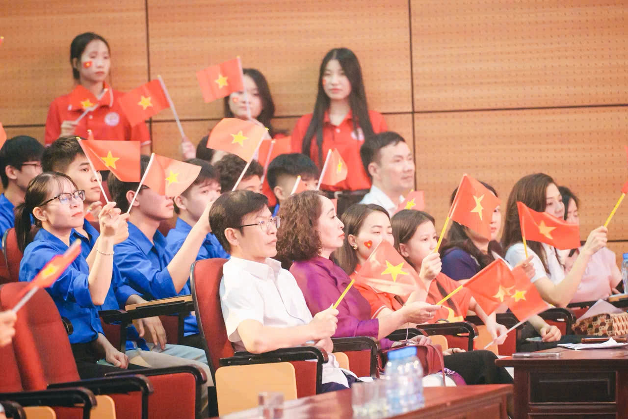 “Vang vọng mùa thu” - Bản hùng ca kỷ niệm 80 năm Cách mạng Tháng Tám và Quốc khánh 2/9