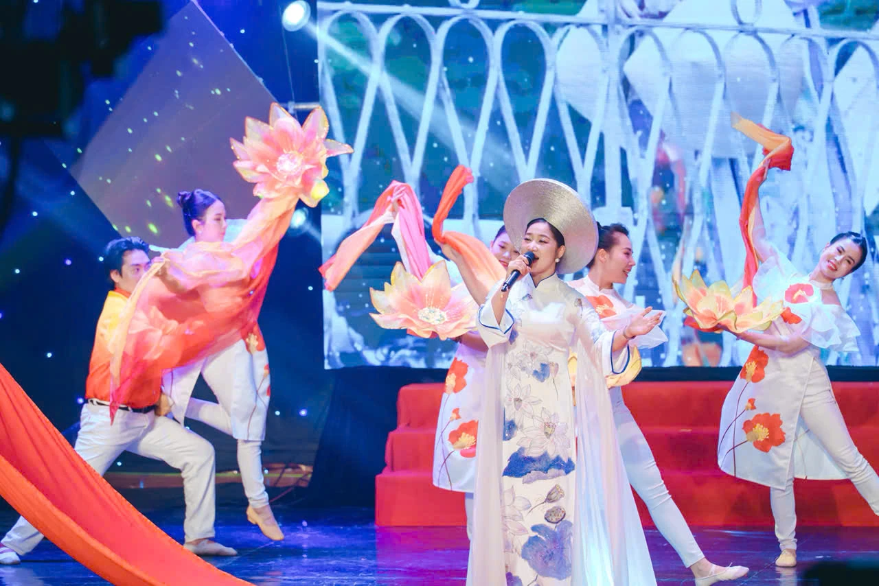 “Vang vọng mùa thu” - Bản hùng ca kỷ niệm 80 năm Cách mạng Tháng Tám và Quốc khánh 2/9