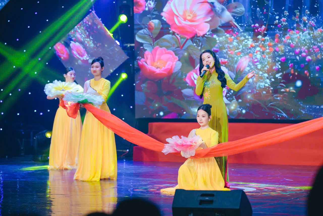 “Vang vọng mùa thu” - Bản hùng ca kỷ niệm 80 năm Cách mạng Tháng Tám và Quốc khánh 2/9