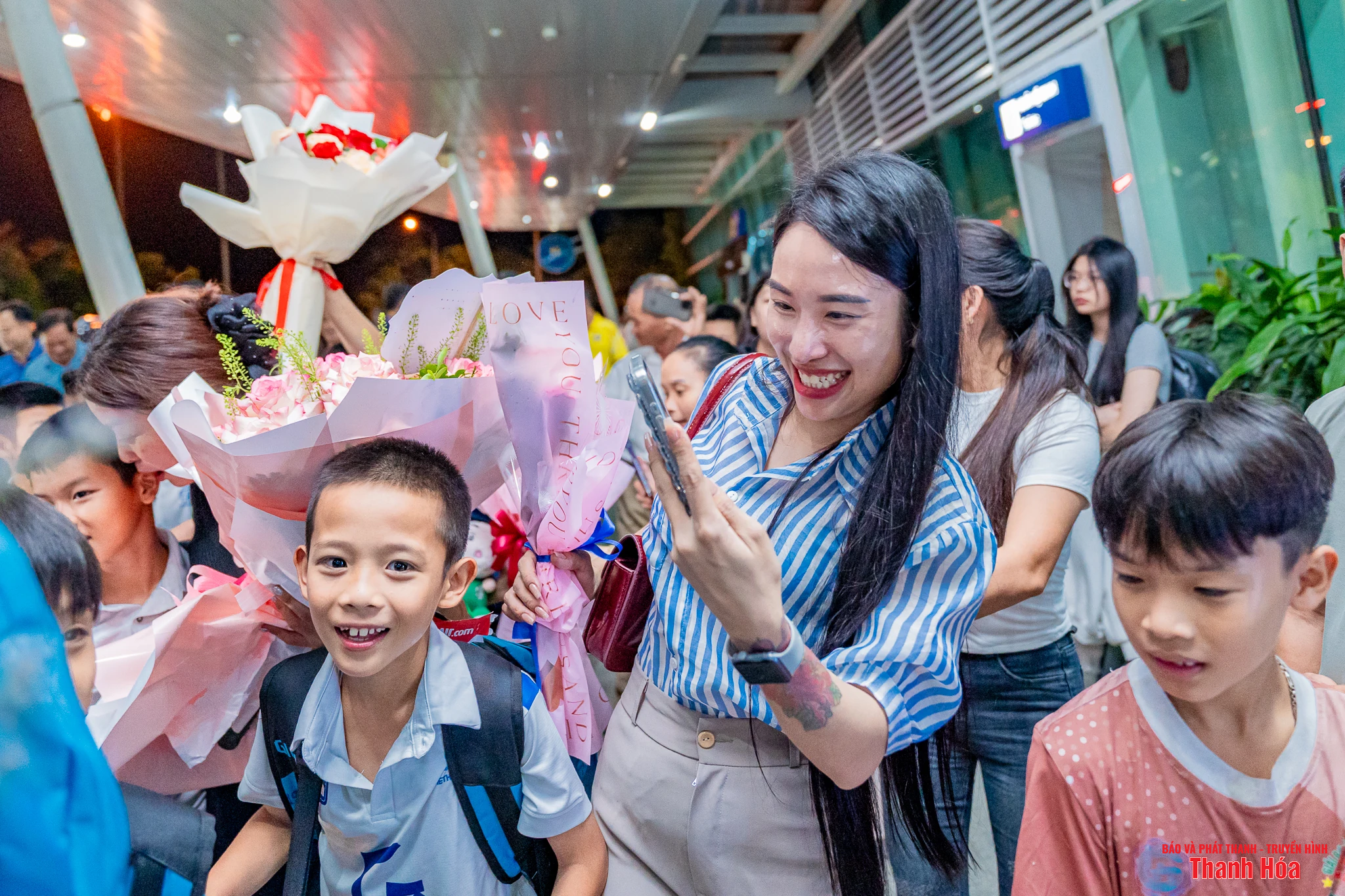 Chào đón nhà vô địch U9 Việt Hùng Thanh Hóa cùng chiếc cúp lịch sử