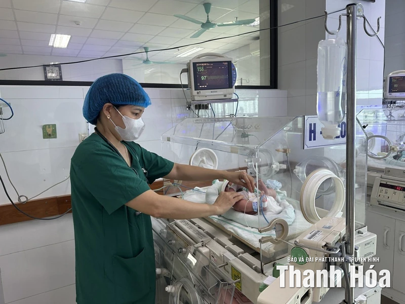Nỗ lực chăm sóc trẻ sinh non thiếu tháng