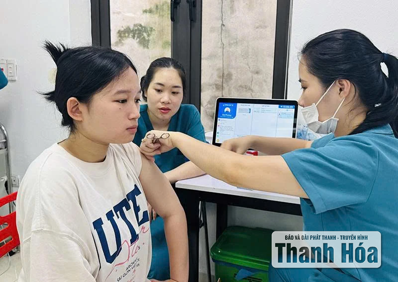 Tạo “lá chắn” miễn dịch cộng đồng