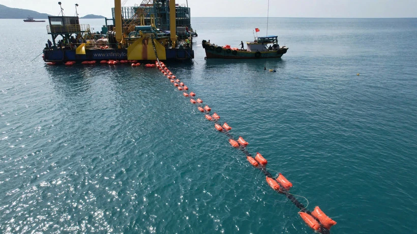 Đóng điện thành công dự án cấp điện từ lưới quốc gia ra Côn Đảo