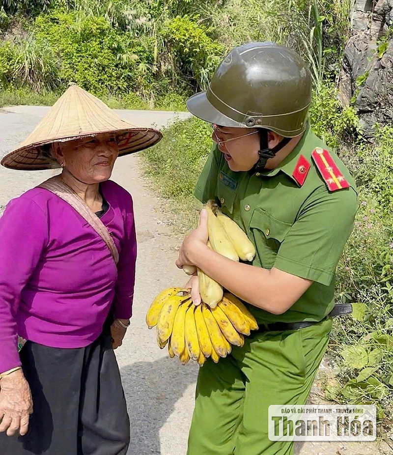 Từ video lên xu hướng đến công tác “dân vận khéo” của Công an xã Trung Sơn