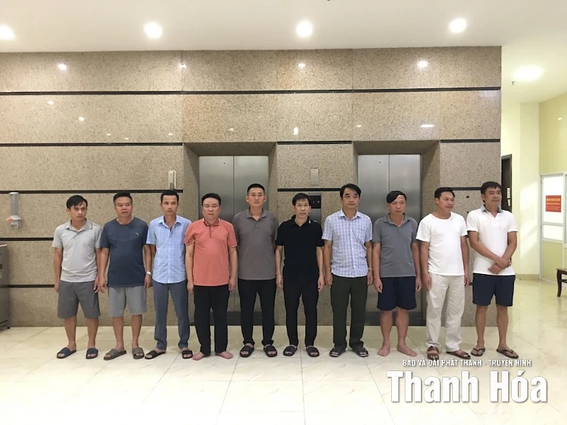 Hối lộ để thông chốt Kiểm lâm, 10 đối tượng bị khởi tố