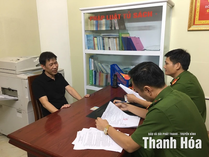 Hối lộ để thông chốt Kiểm lâm, 10 đối tượng bị khởi tố