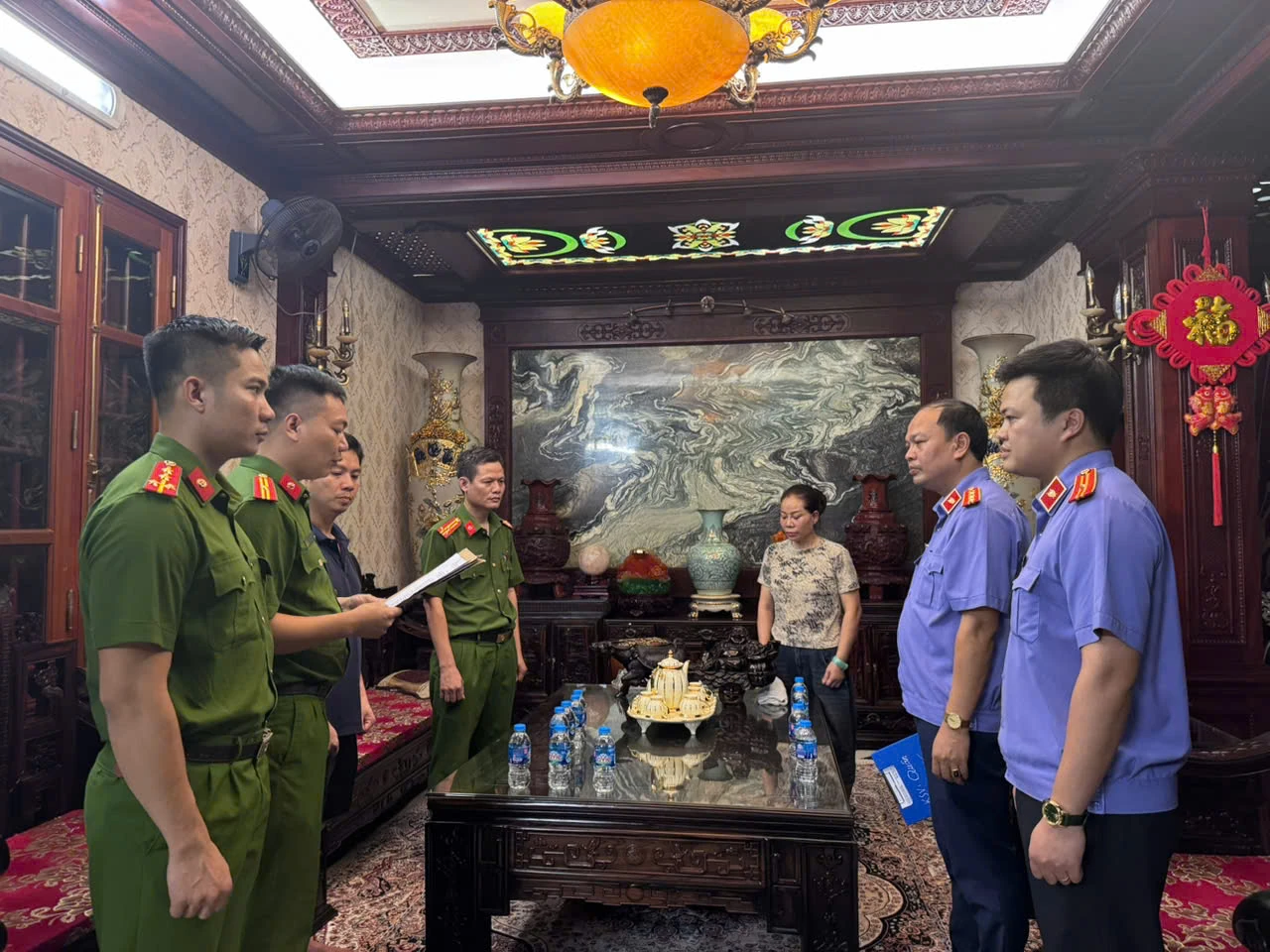 Bắt tạm giam 2 bị can liên quan đến ổ nhóm tội phạm do “Ý Ẻng ” cầm đầu