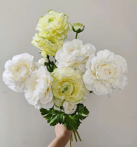 Hoa lụa trang trí không gian sống lung linh, sang trọng cùng Linh Nga Decor