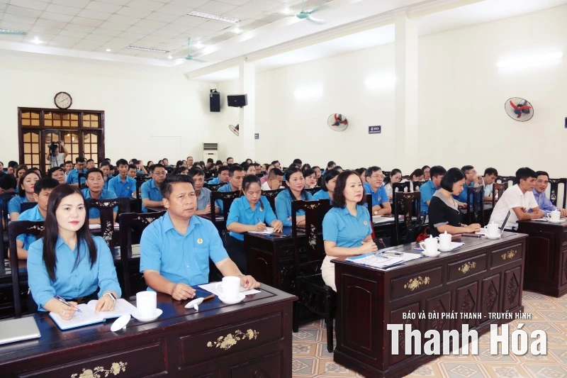 Nâng cao nhận thức về bảo vệ môi trường và an toàn, vệ sinh lao động cho cán bộ công đoàn