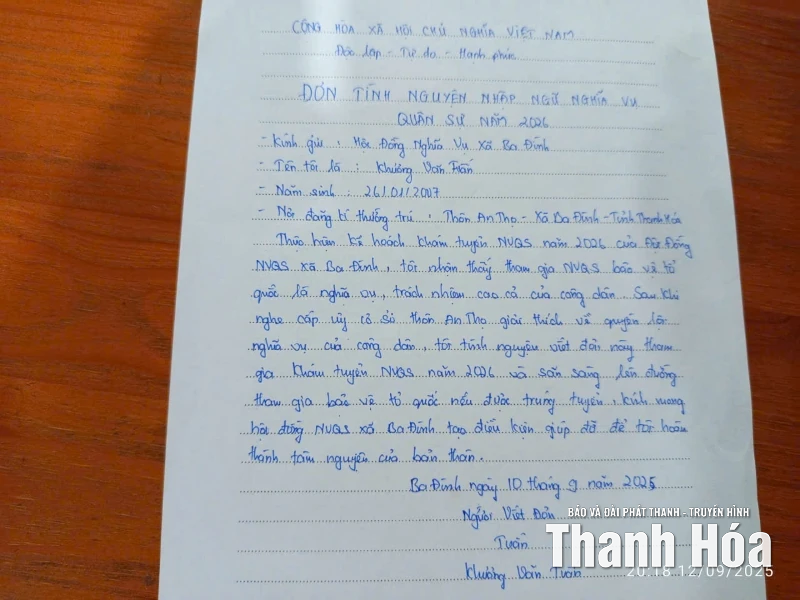 Thanh niên xã Ba Đình viết đơn tình nguyện nhập ngũ