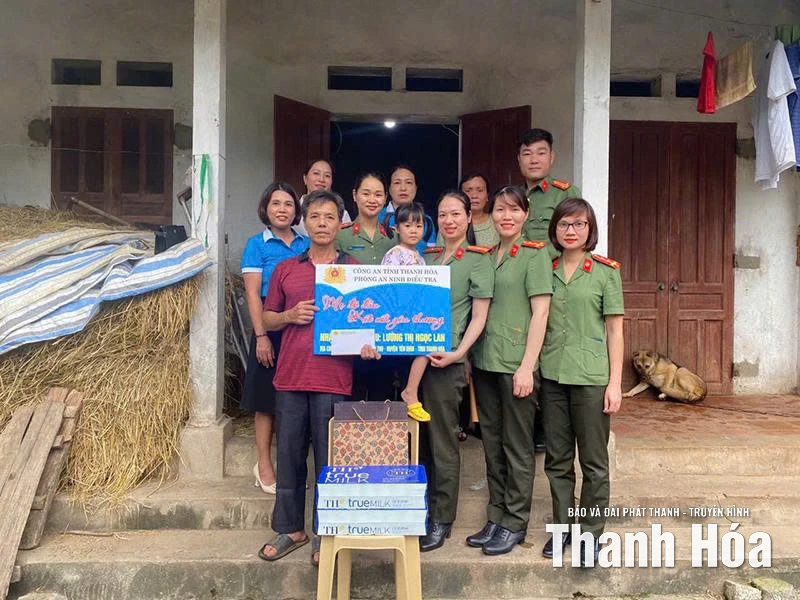 “Mẹ đỡ đầu” gắn kết những trái tim yêu thương