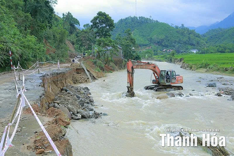 Khắc phục sạt lở trên tuyến Quốc lộ 47 đoạn qua Yên Nhân, Bát Mọt