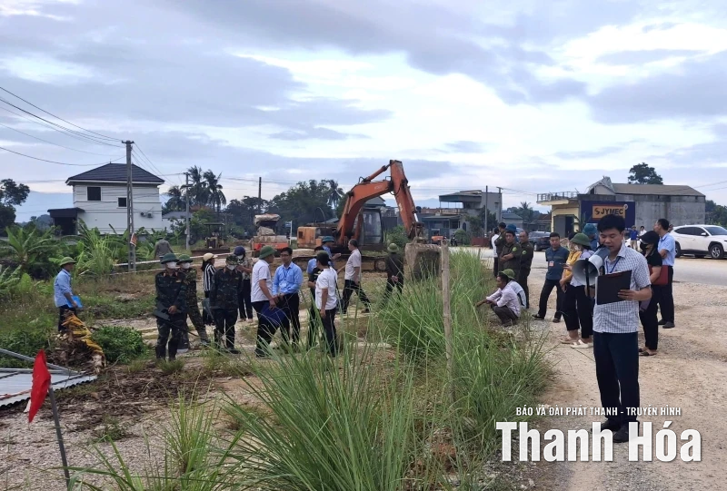 Trung Chính cưỡng chế thu hồi đất phục vụ dự án cải tạo, nâng cấp đường sắt Bắc - Nam