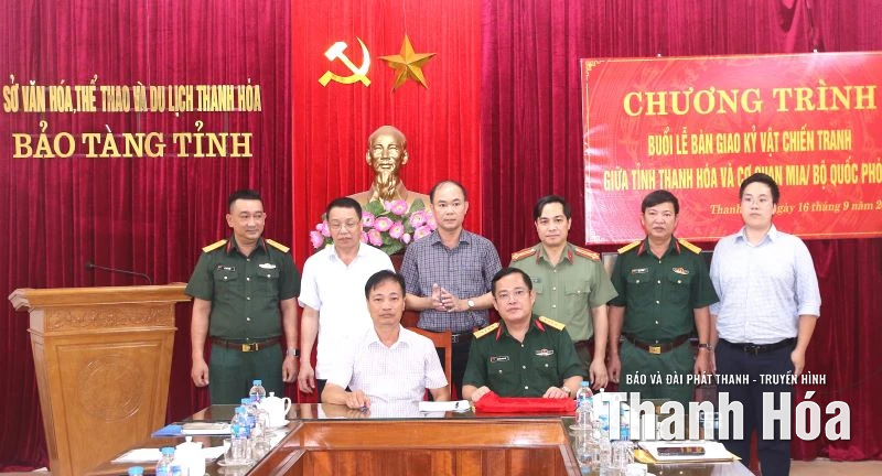 Bảo tàng tỉnh Thanh Hóa bàn giao 2 kỷ vật chiến tranh cho cơ quan MIA/Bộ Quốc phòng