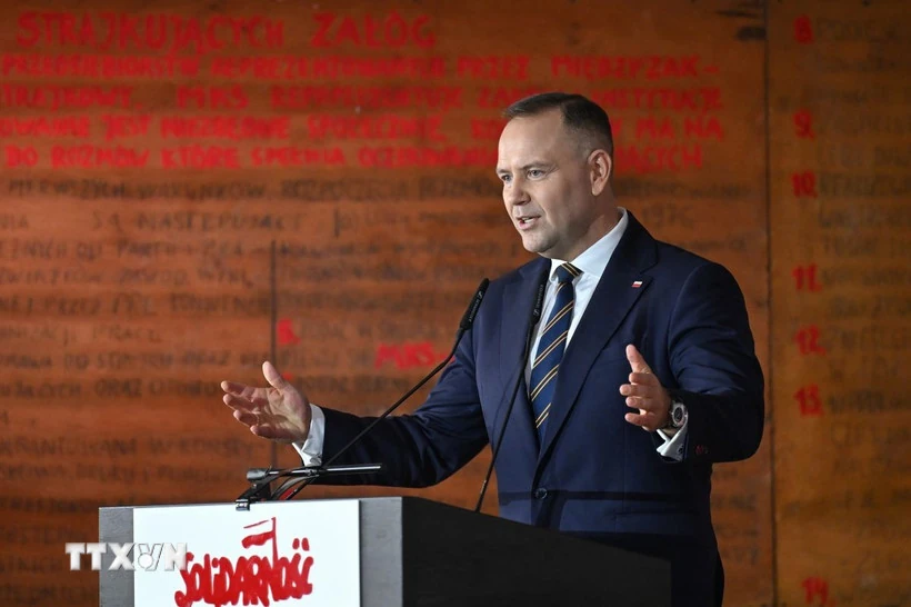 Tổng thống Ba Lan thông qua việc triển khai lực lượng NATO trên lãnh thổ