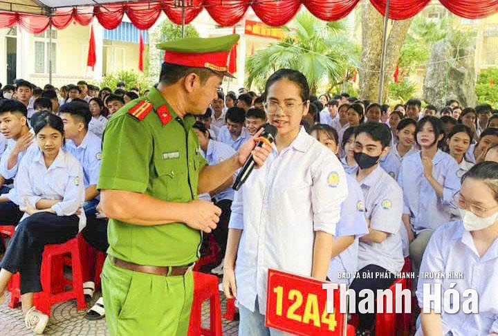 Siết chặt quản lý học sinh sử dụng phương tiện giao thông trong năm học mới