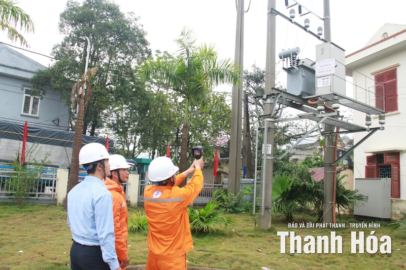 Đảm bảo cung ứng điện cho các xã biên giới trong mùa mưa lũ