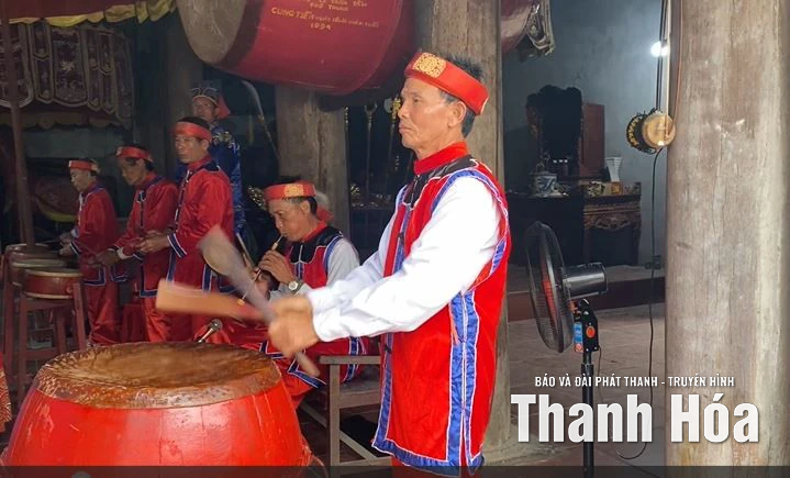 Tiếng trống gọi hội làng