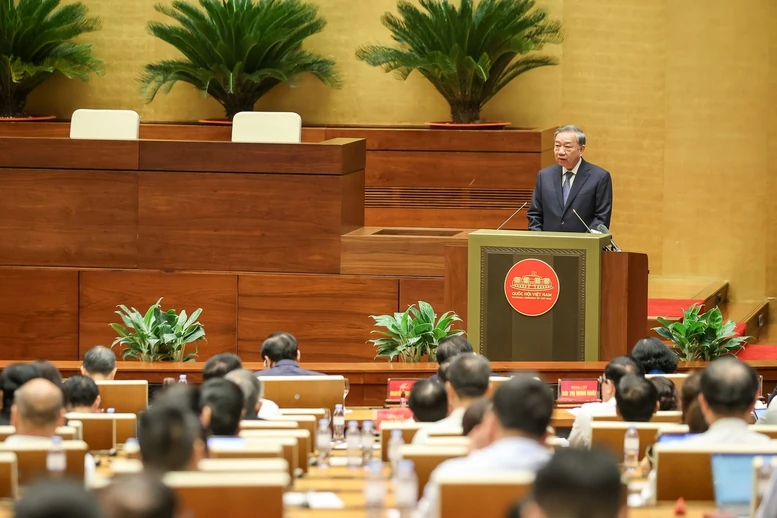 Tinh thần xuyên suốt của các Nghị quyết là chuyển nhanh từ “ban hành chủ trương” sang “quản trị thực thi”