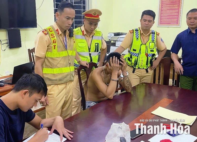 Bị phát hiện, đối tượng tàng trữ ma túy quay clip gây áp lực với lực lượng công an