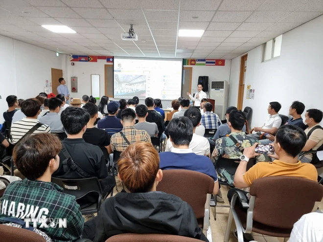 Quy định mới nhất về hỗ trợ người lao động Việt Nam làm việc ở nước ngoài