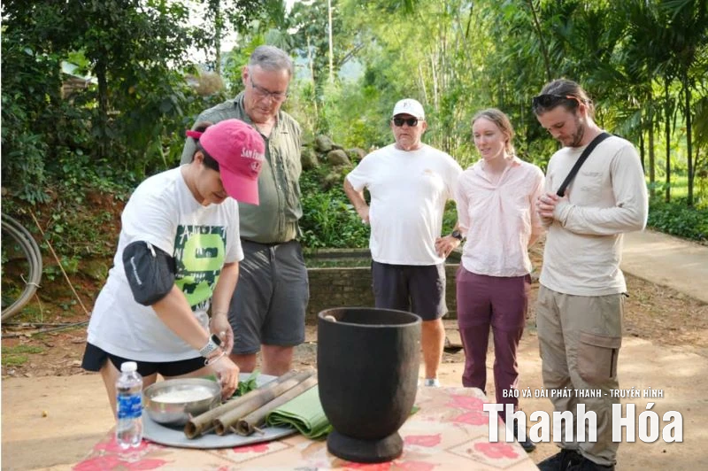 Đặc sắc không gian Triển lãm cộng đồng “Man Kháu”
