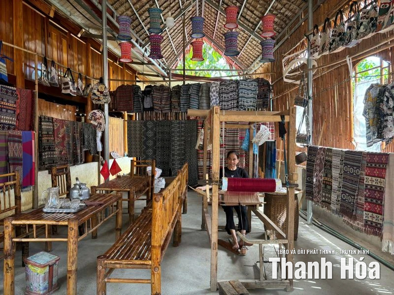 Đặc sắc không gian Triển lãm cộng đồng “Man Kháu”