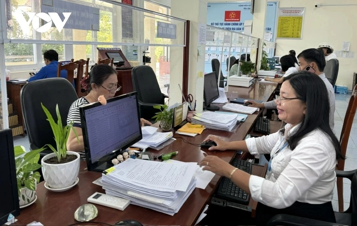 Đề xuất mức tiền công 300% cho người lao động làm thêm giờ ngày nghỉ lễ, Tết