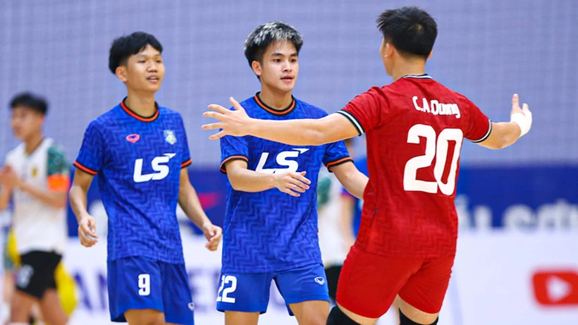 HLV Nam Định thừa nhận điều gì khi thắng Á quân Thái Lan?; PSG và Bayern Munich thị uy sức mạnh