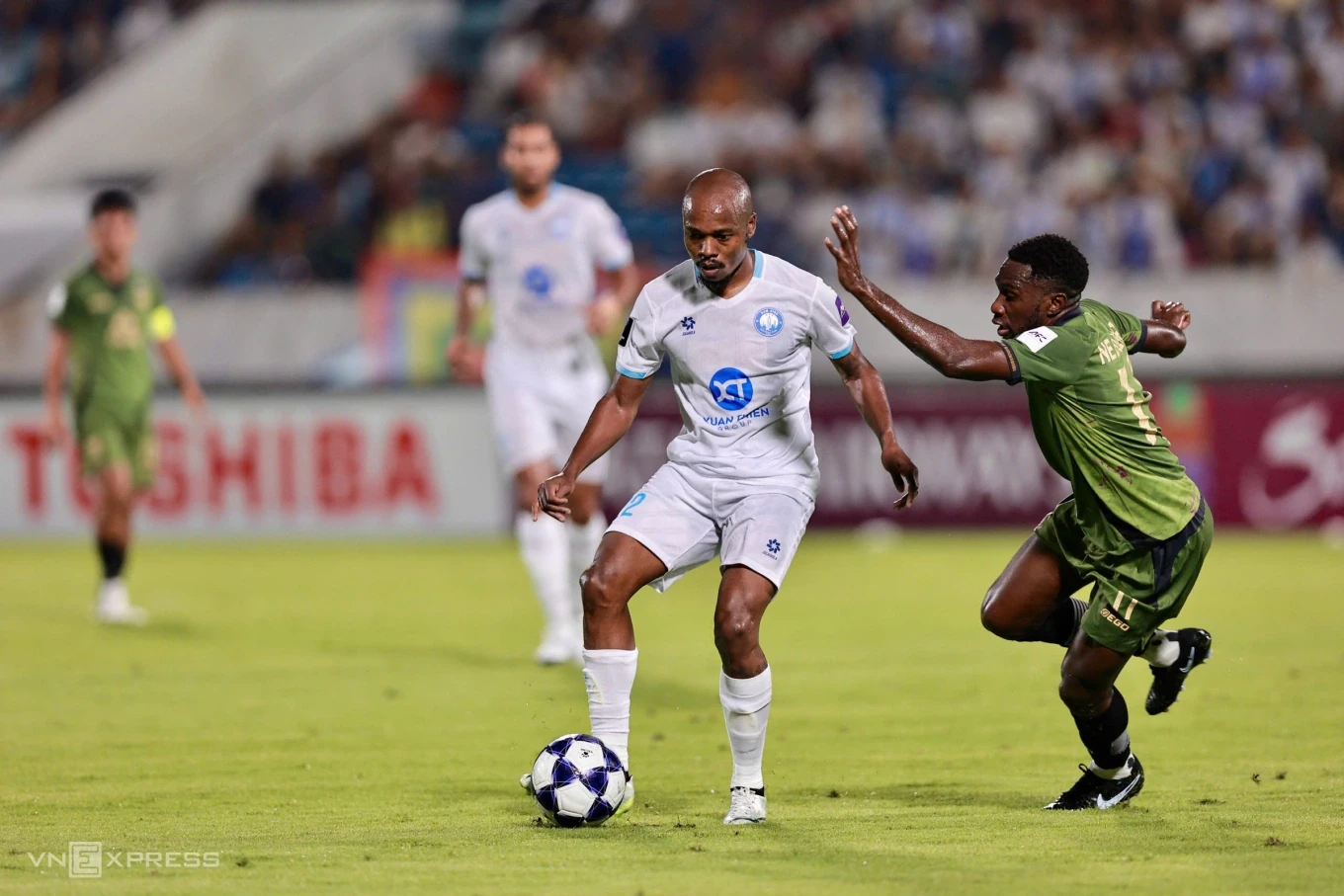 HLV Nam Định thừa nhận điều gì khi thắng Á quân Thái Lan?; PSG và Bayern Munich thị uy sức mạnh